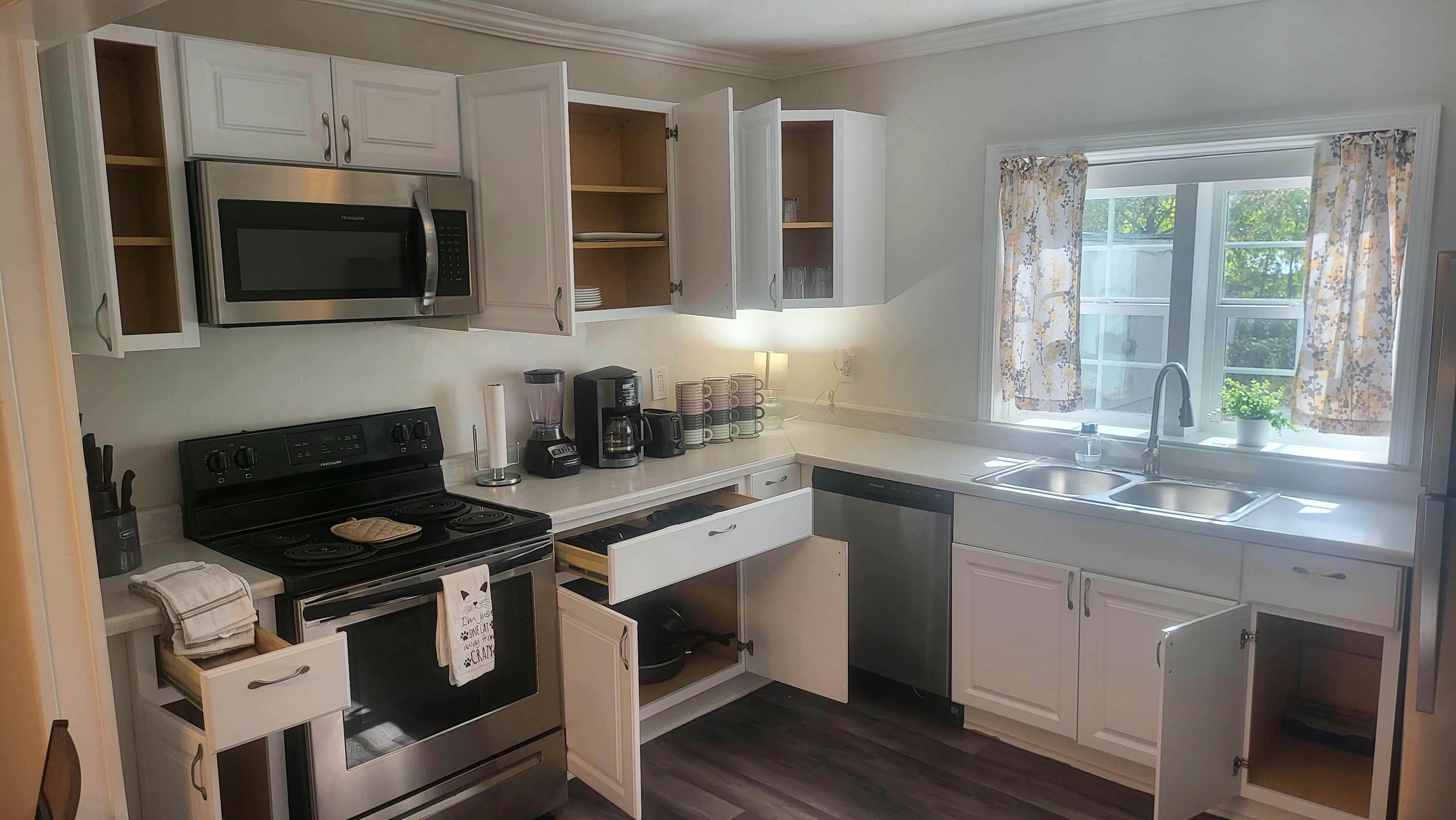 83rd Street Comfy Cottage