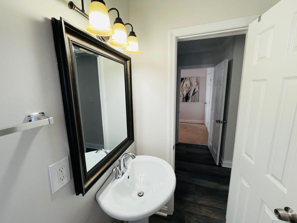 83rd Street Comfy Cottage