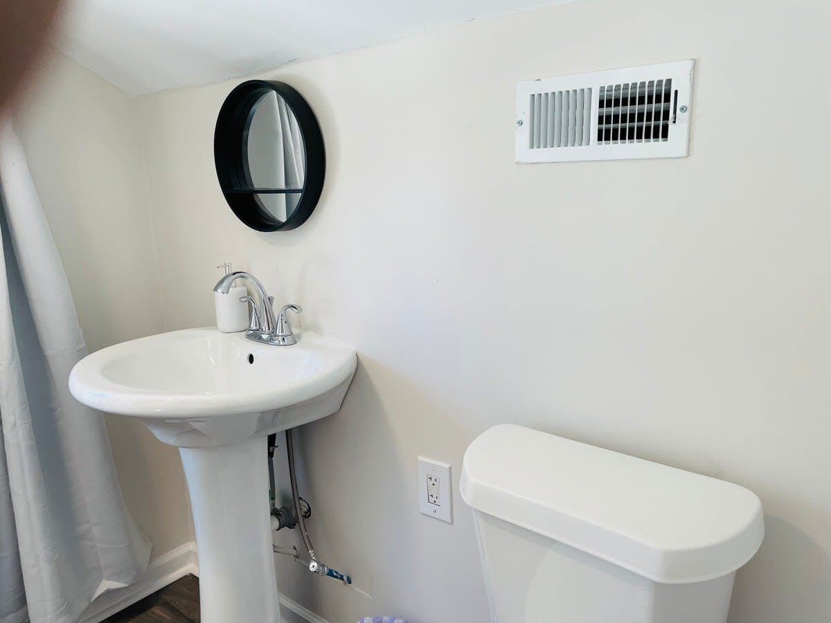 83rd Street Comfy Cottage