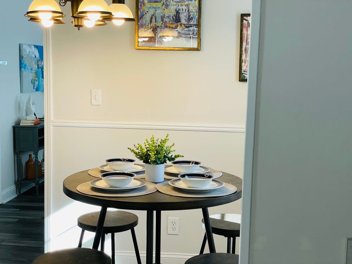 83rd Street Comfy Cottage