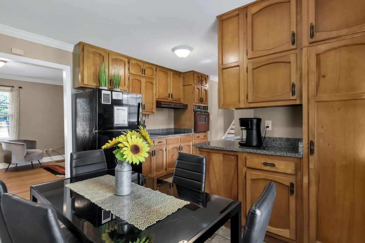 Mins to Downtown & Arsenal w/ Pool - The Retro Pad