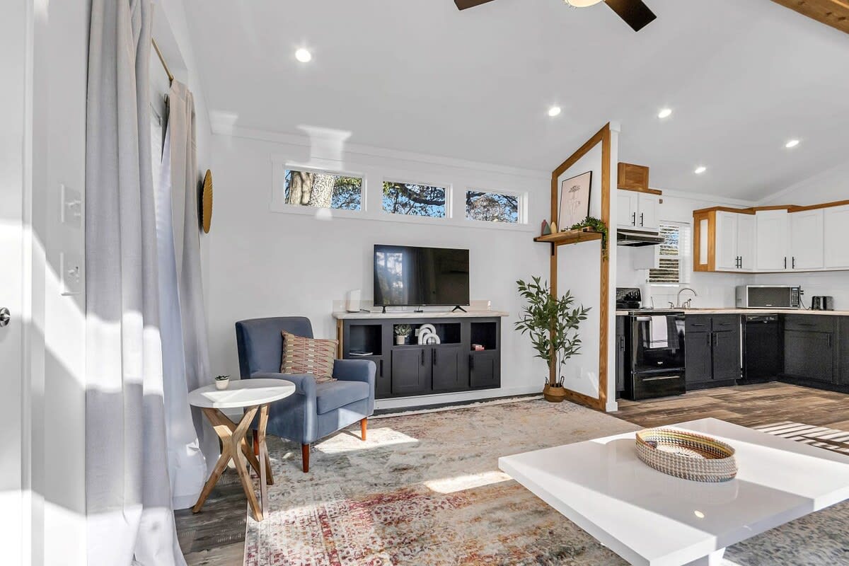 Tiny House Near Hiking- Green Mountain Getaway