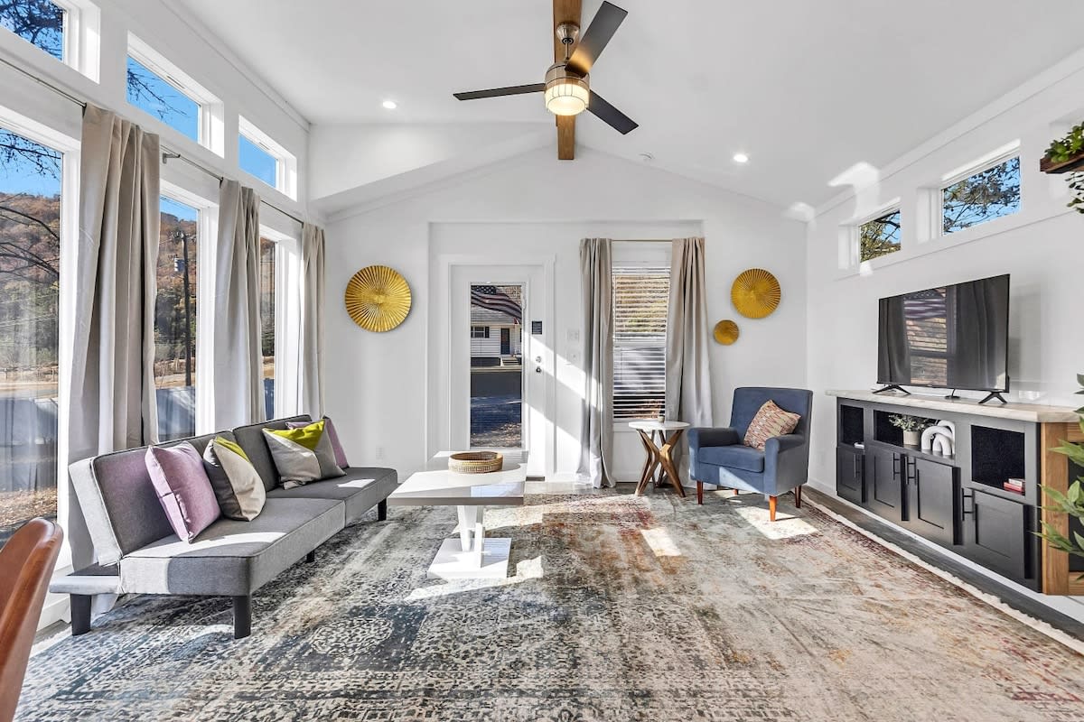 Tiny House Near Hiking- Green Mountain Getaway