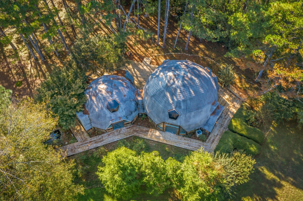 Eccentric Geodesic Dome-Home Near Downtown Hville