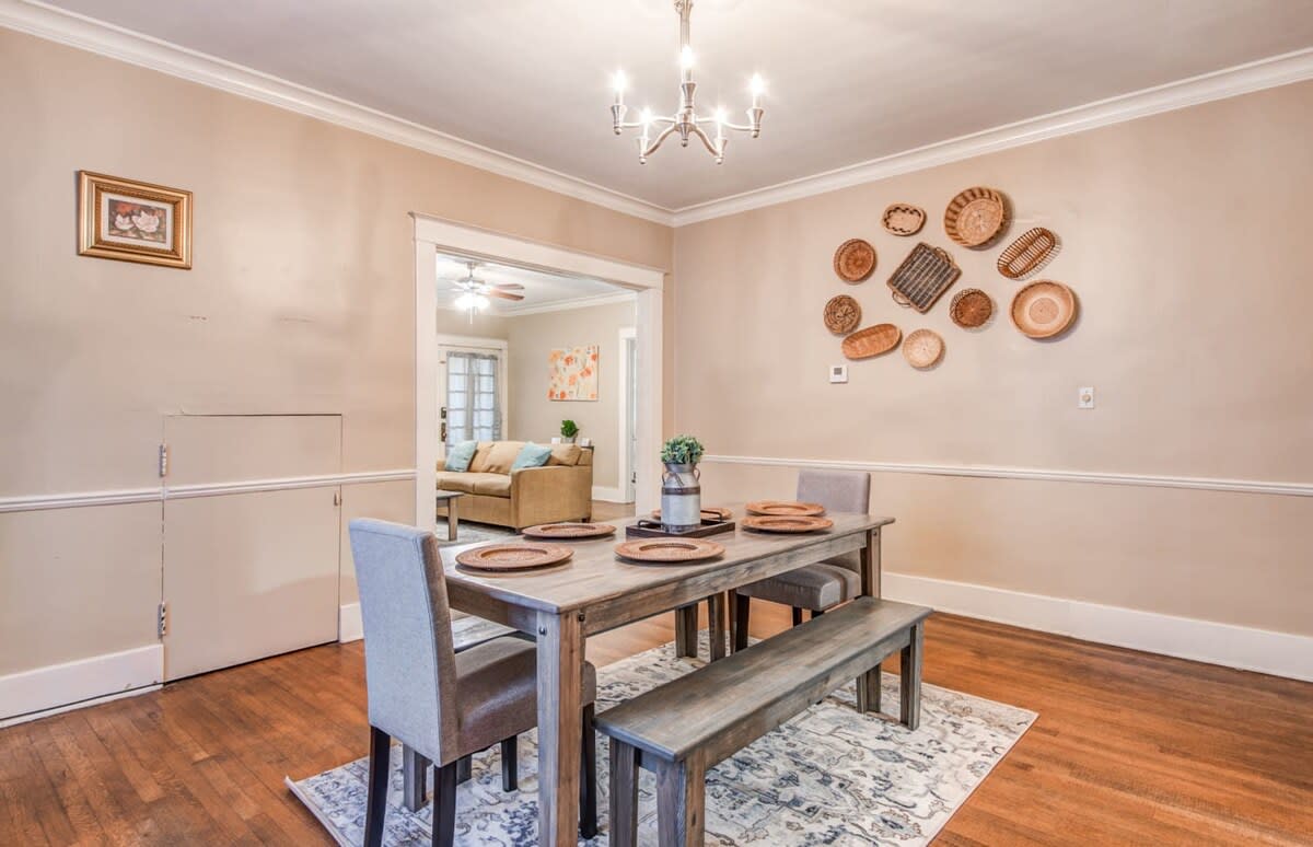 Mins to Downtown, Bottom Unit - Bluemoon Bungalow