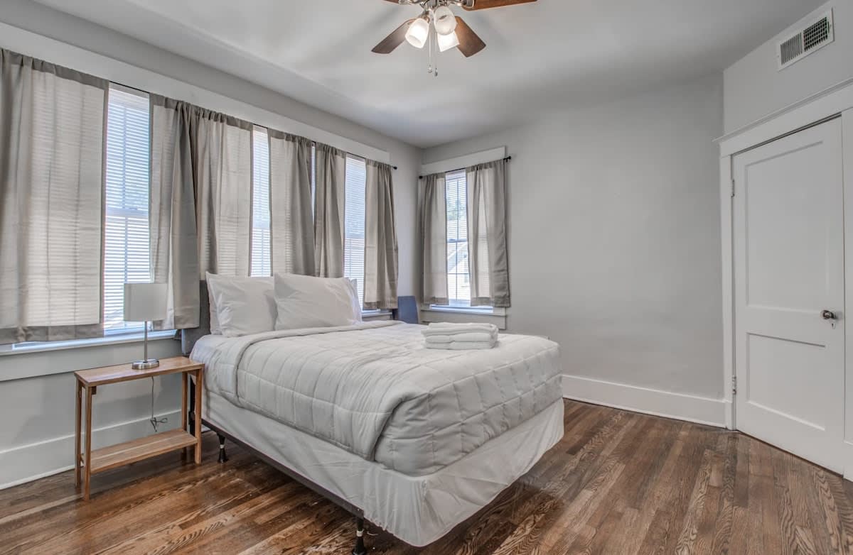 Near Rhodes College & Downtown! The Rolling Stone