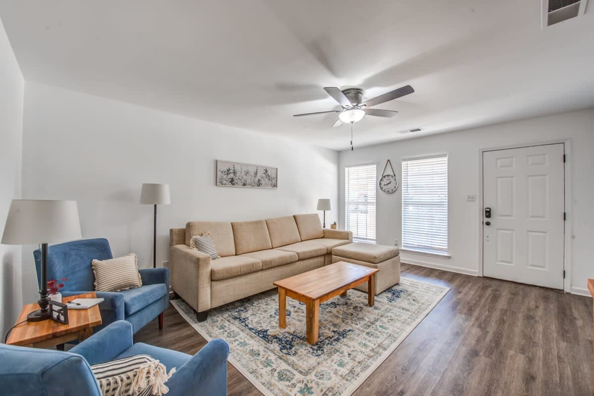 Mins to Downtown & U of Memphis! High Point Duet 1