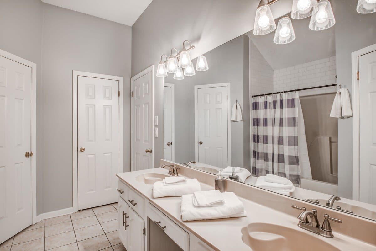 Near State-Park & Downtown - Sunset Trace Bungalow