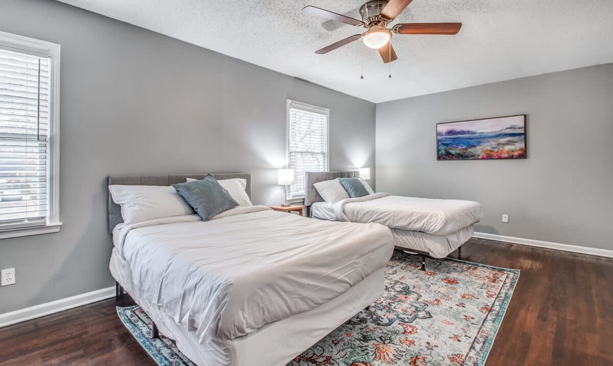 Near Downtown, Shelby Parks Farm - Haddington Home