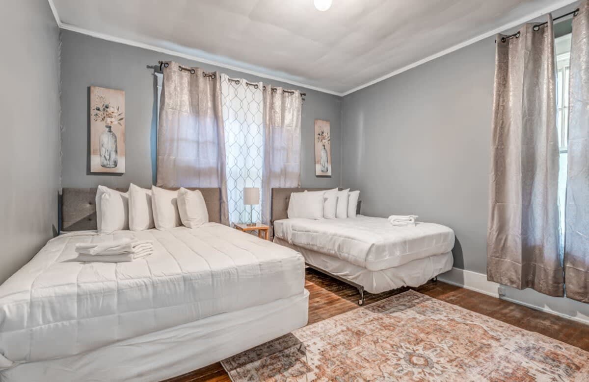 10 Min to U of Memphis-Rozelle Retreat Right Unit