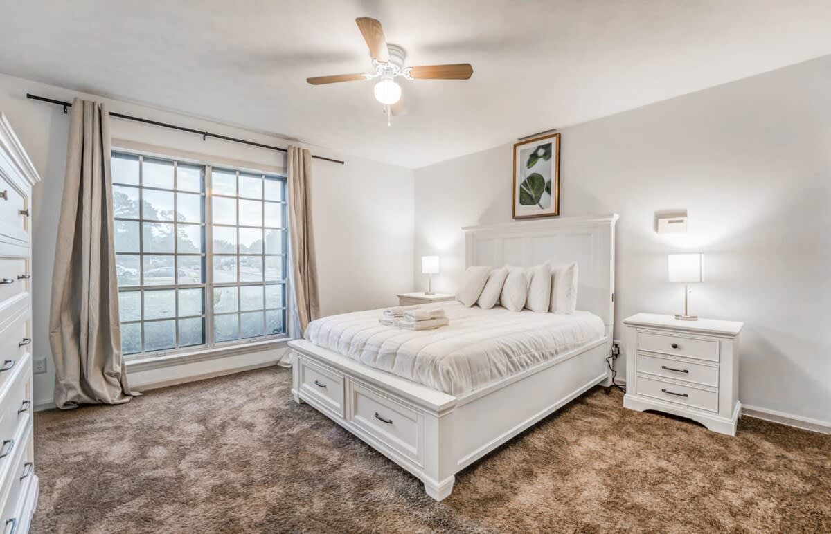 10 from U of Memphis & Airport- Pinecrest Perch