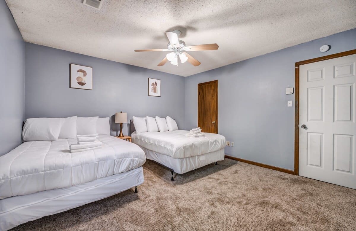 Near Dining & MEM - Hickory Hill Home