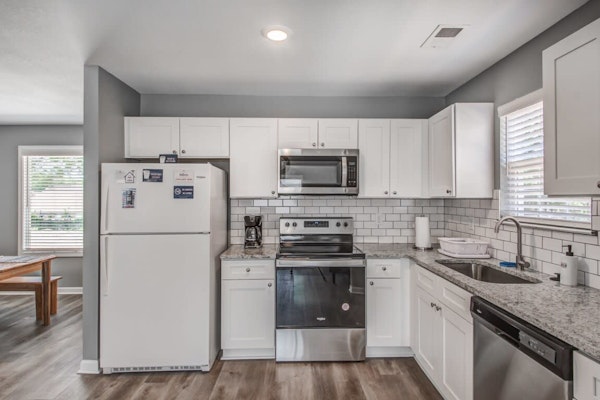 Near Downtown, Shelby Farms Park - Crievewood Cove