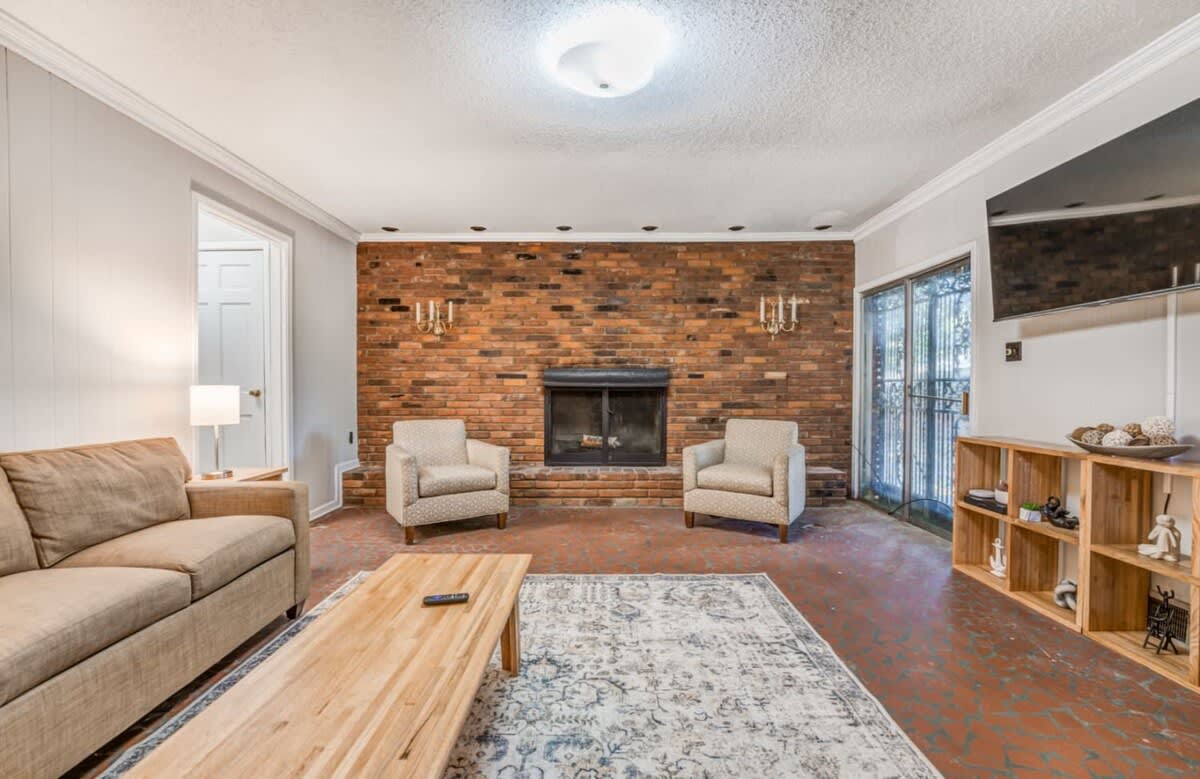 Near the Airport and Graceland! Holmesdale Hideout