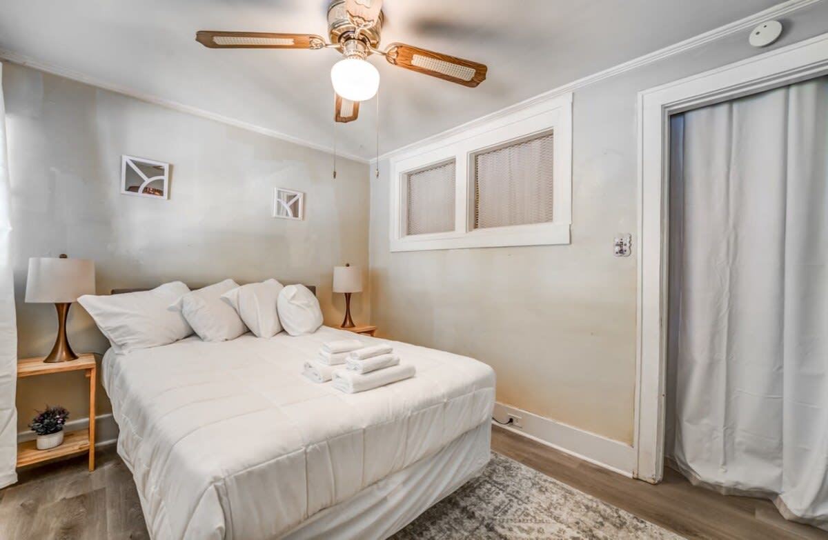 Near Shopping & Dining- Magic in Midtown- 2 Units