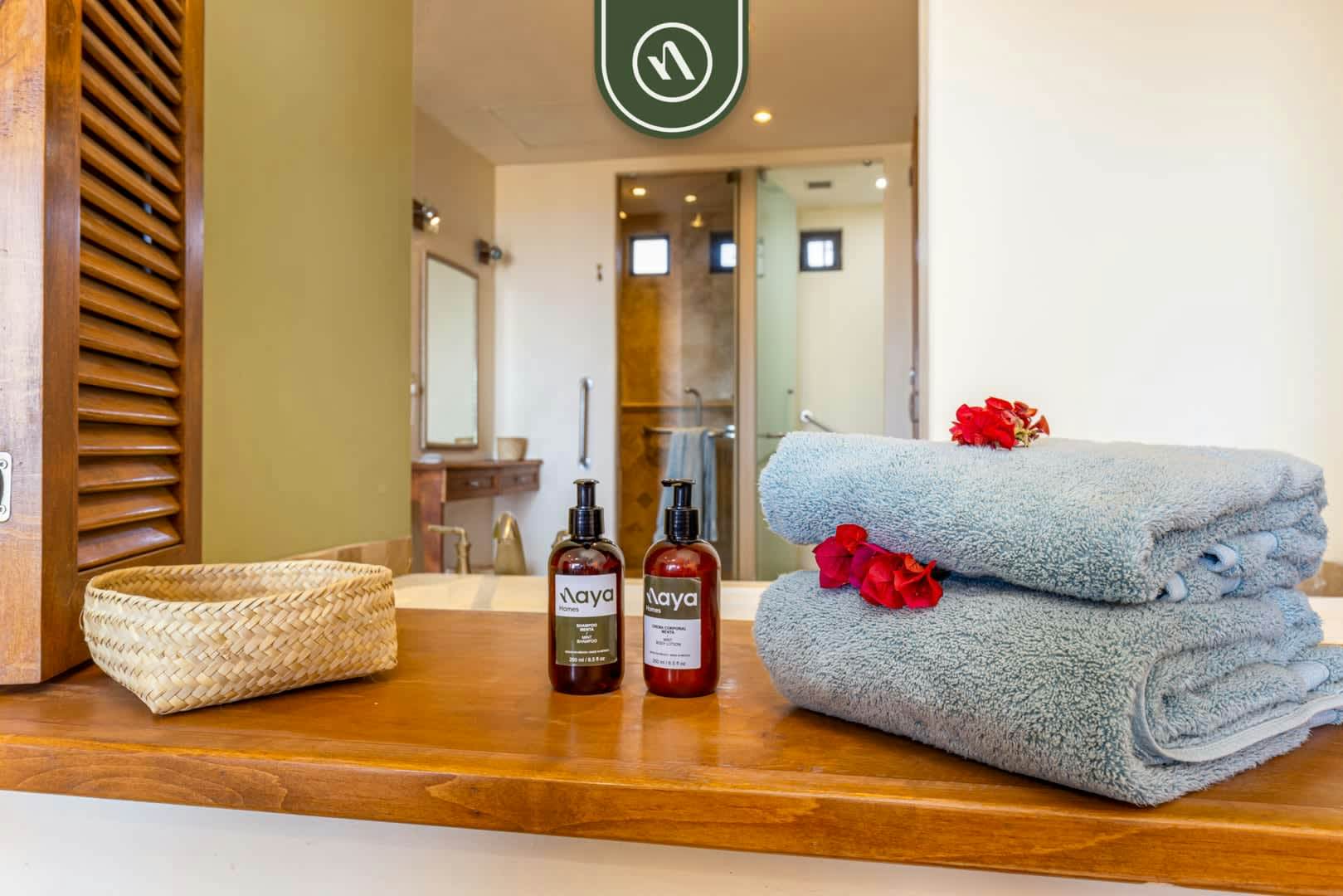 New 2 BR Condo in San Jose - Pool - Tennis