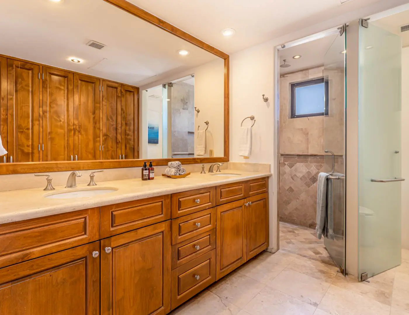 Spacious 2 BR Condo in San Jose - Pool - Tennis
