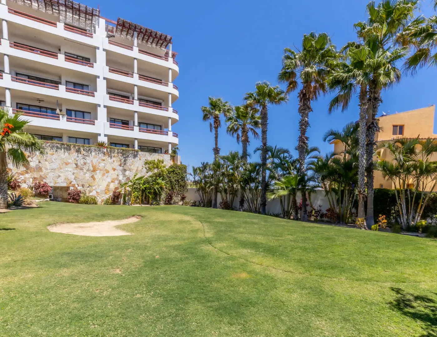 Spacious 2 BR Condo in San Jose - Pool - Tennis