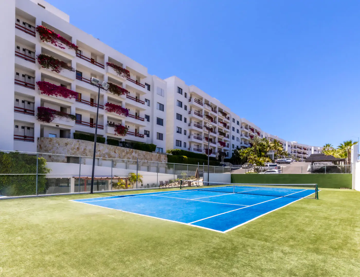 Spacious 2 BR Condo in San Jose - Pool - Tennis
