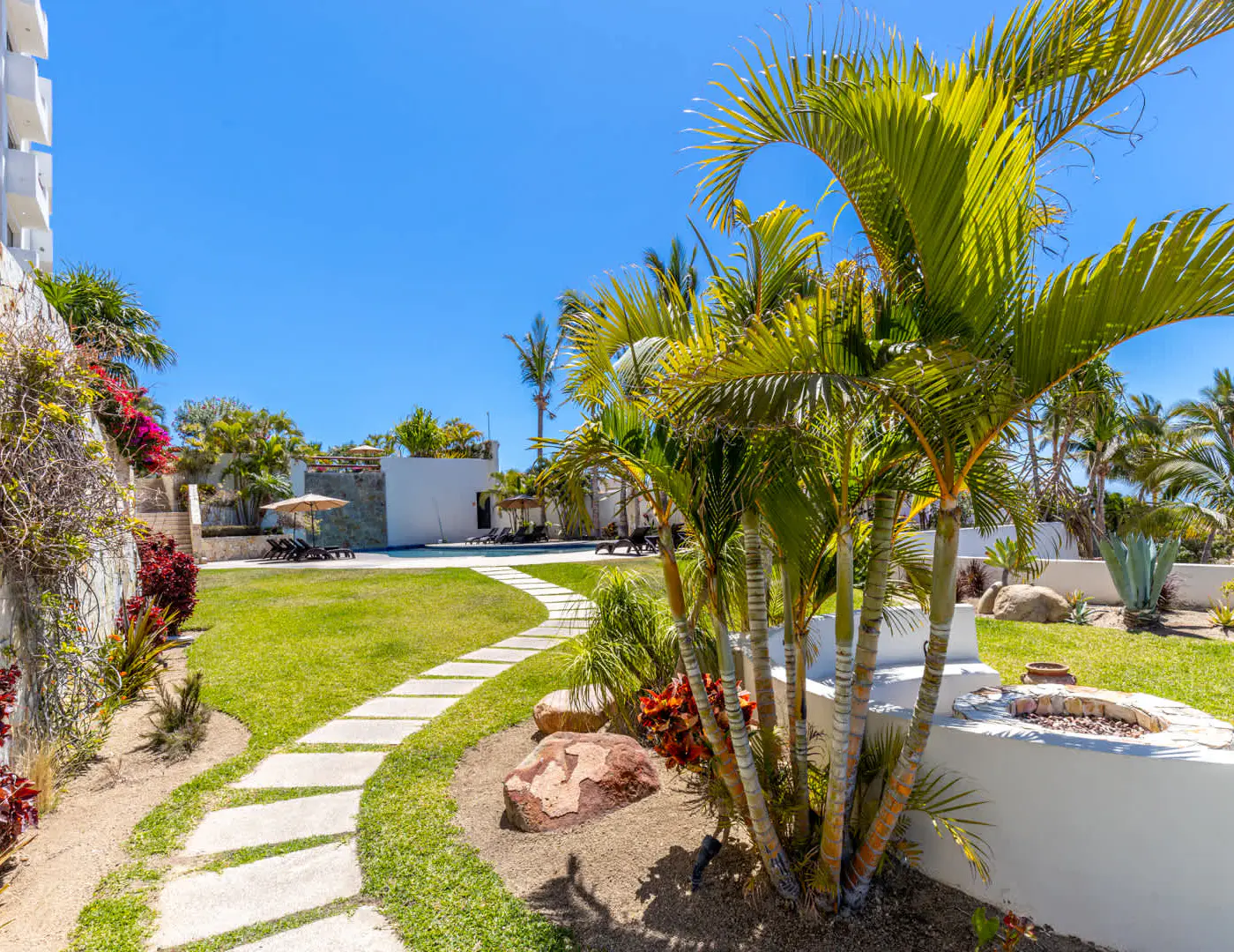 Spacious 2 BR Condo in San Jose - Pool - Tennis