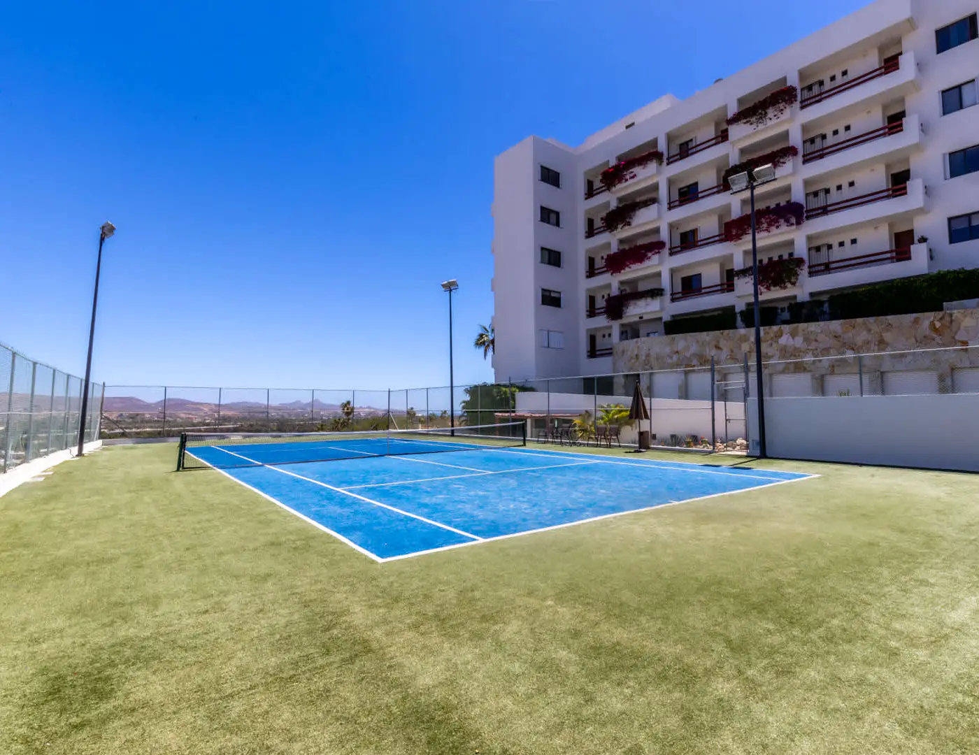 Spacious 2 BR Condo in San Jose - Pool - Tennis