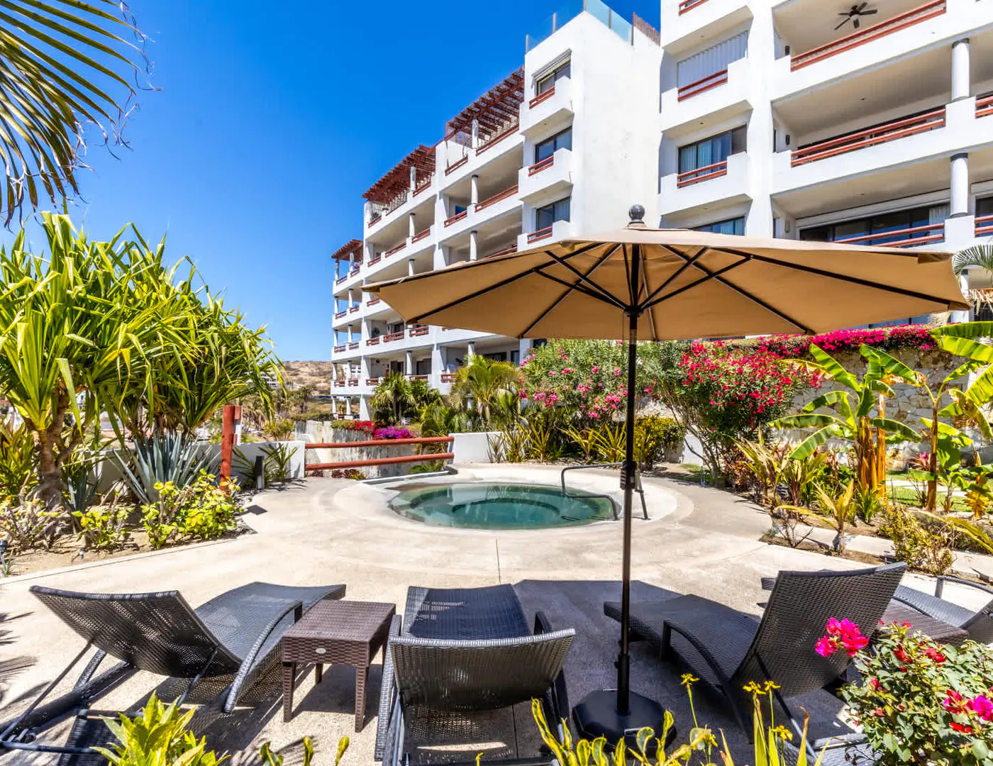 Spacious 2 BR Condo in San Jose - Pool - Tennis