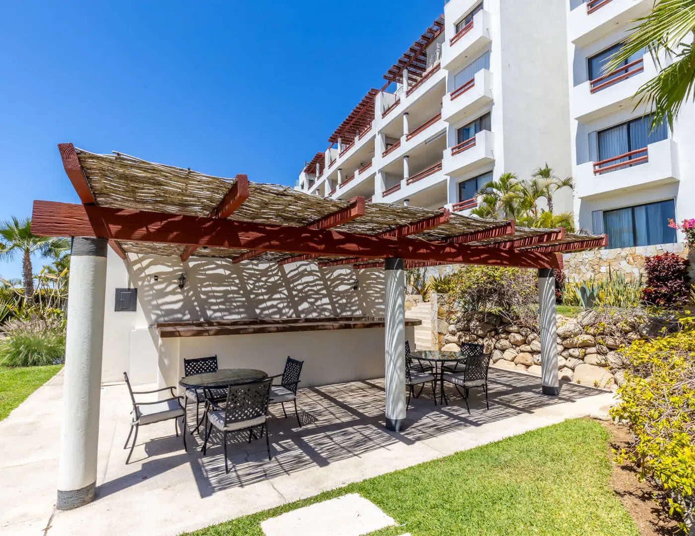 Spacious 2 BR Condo in San Jose - Pool - Tennis