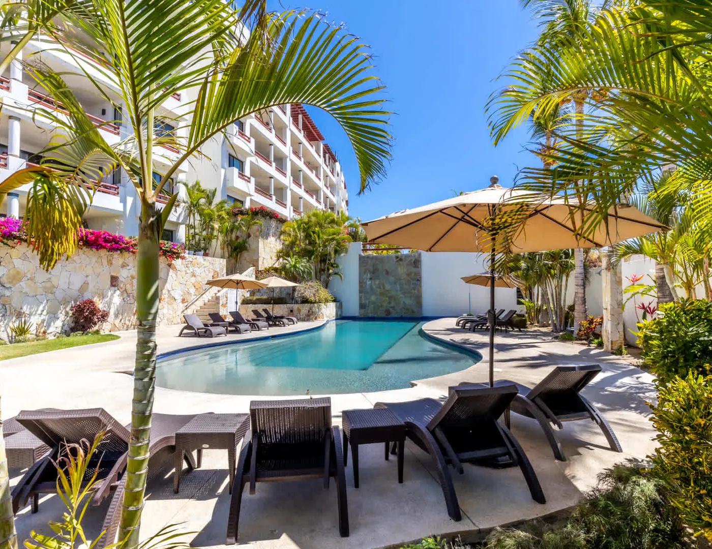 Spacious 2 BR Condo in San Jose - Pool - Tennis