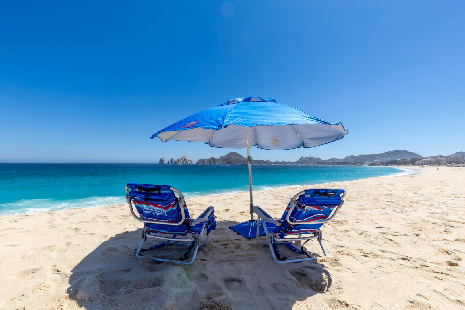 New Condo Right Next to the Beach - Pool