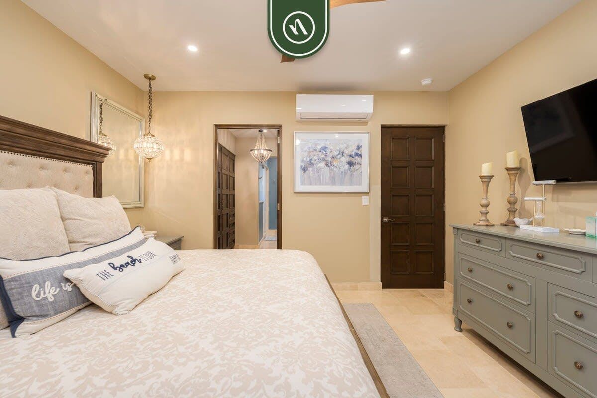 Luxury House with Ocean View