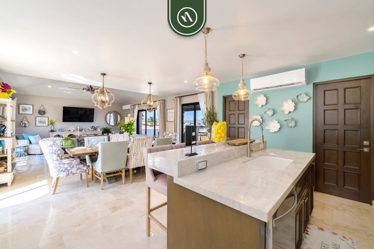 Luxury House with Ocean View