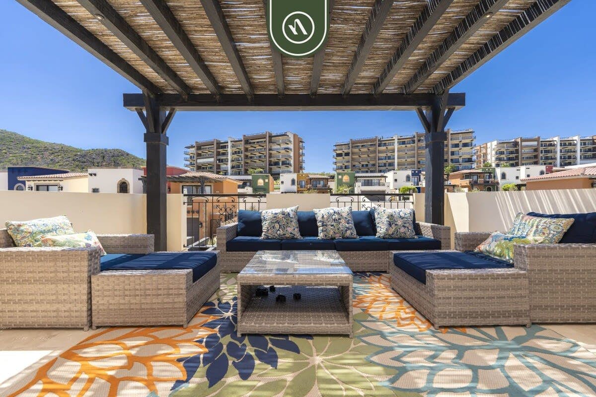 Luxury House with Ocean View