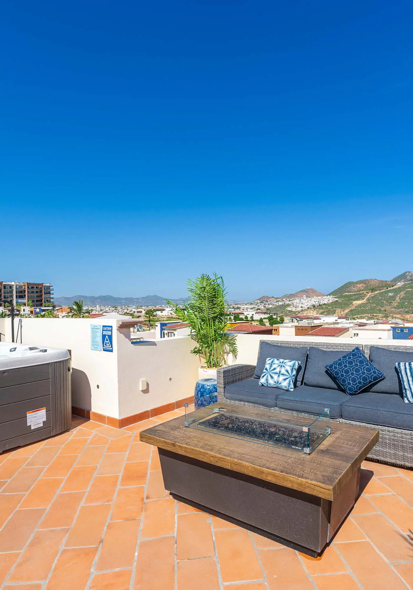 Luxury House. Ocean View Roof Top. Private jacuzzi