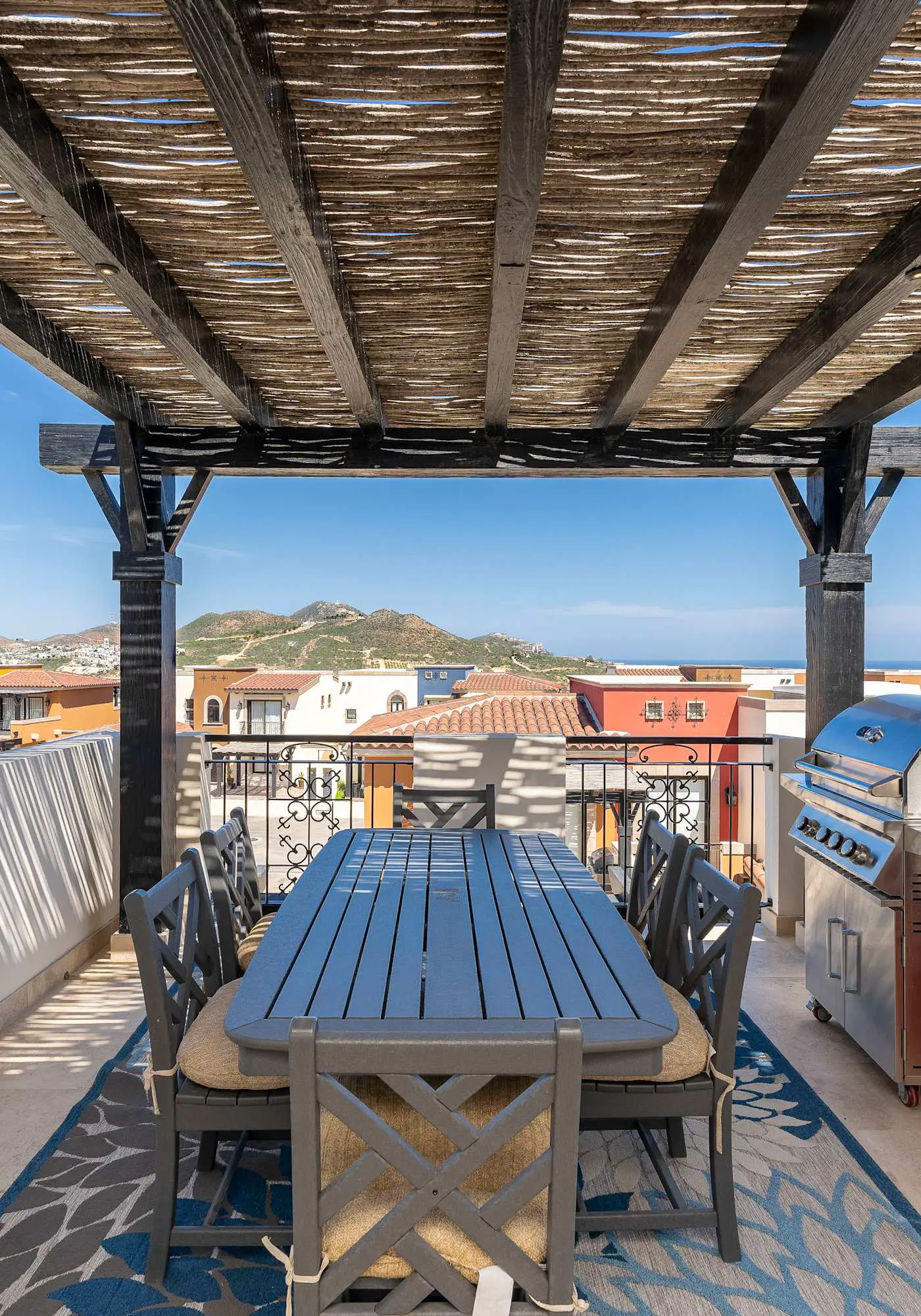 Luxury House. Ocean View Roof Top. Private jacuzzi