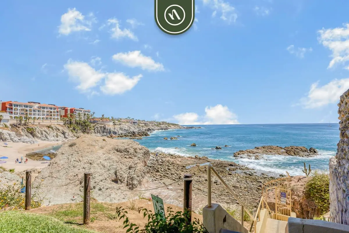 Beachfront Condo with Amazing View to the Sea