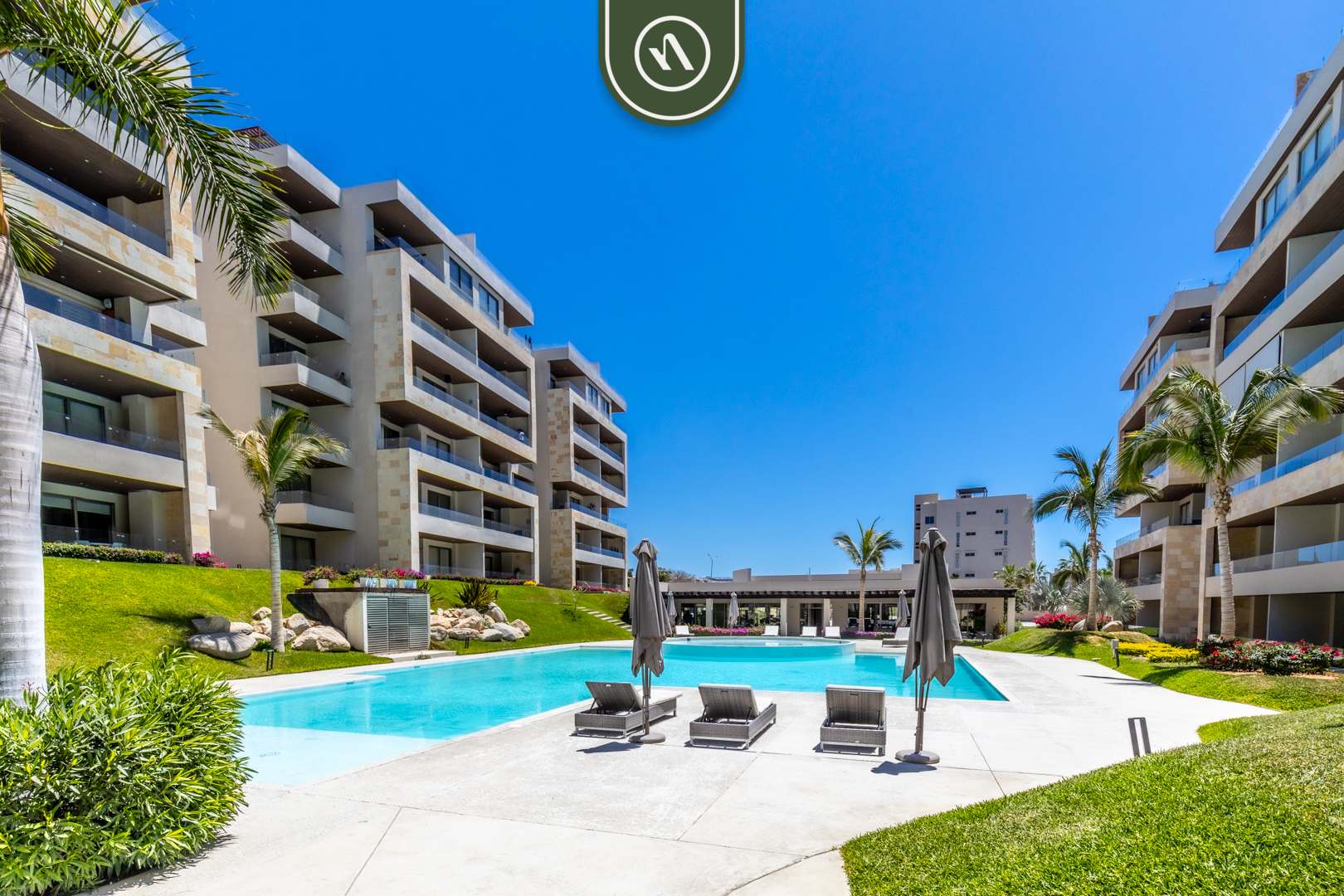 Modern 2 BR Apartment with Pool - Clubhouse - Gym