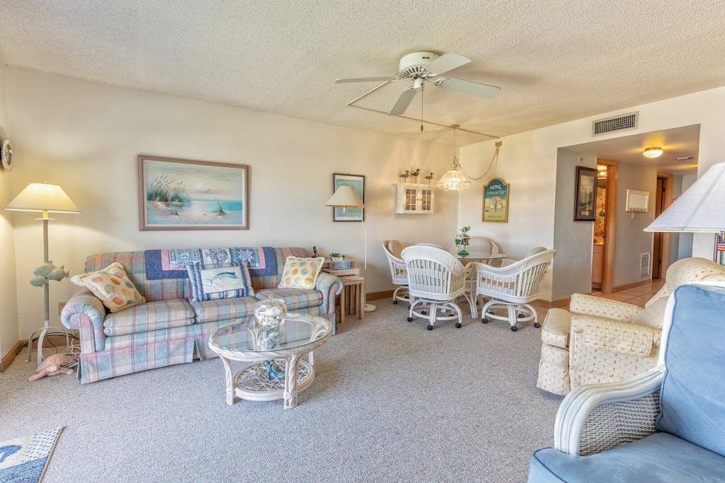 Oceanview Retreat | No-Drive Beach | Relaxing Escape for Couples & Snowbirds
