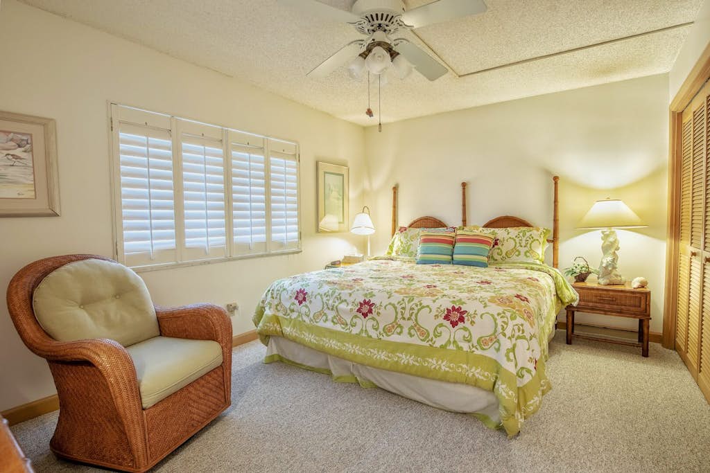 Oceanview Retreat | No-Drive Beach | Relaxing Escape for Couples & Snowbirds