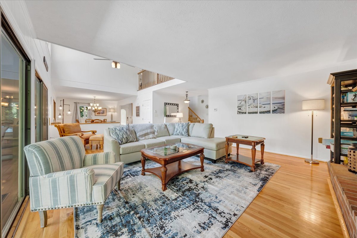 Emerald Shores - Lakefront, Private Dock & Fire Pit