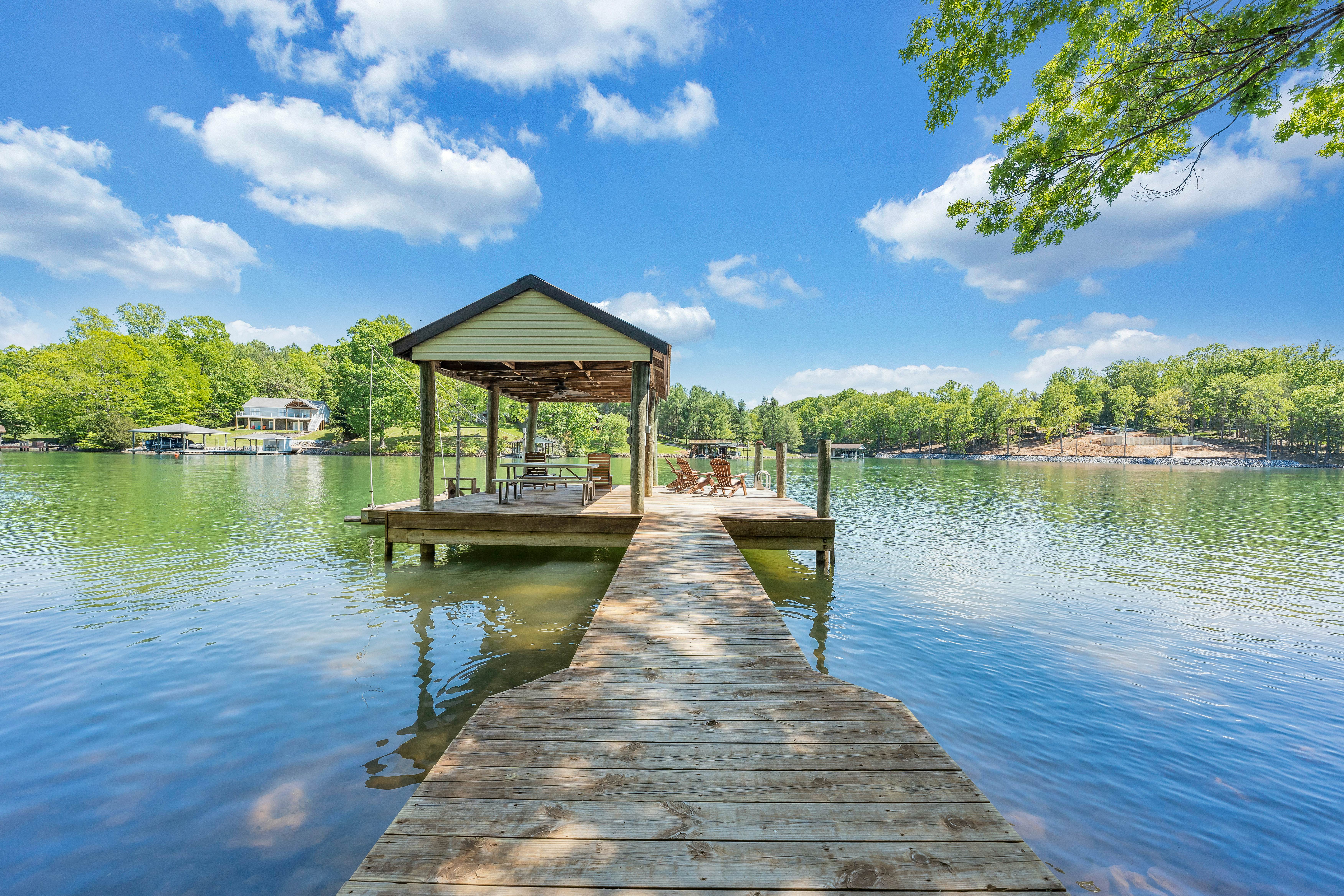 LAKE Sunrise Retreat