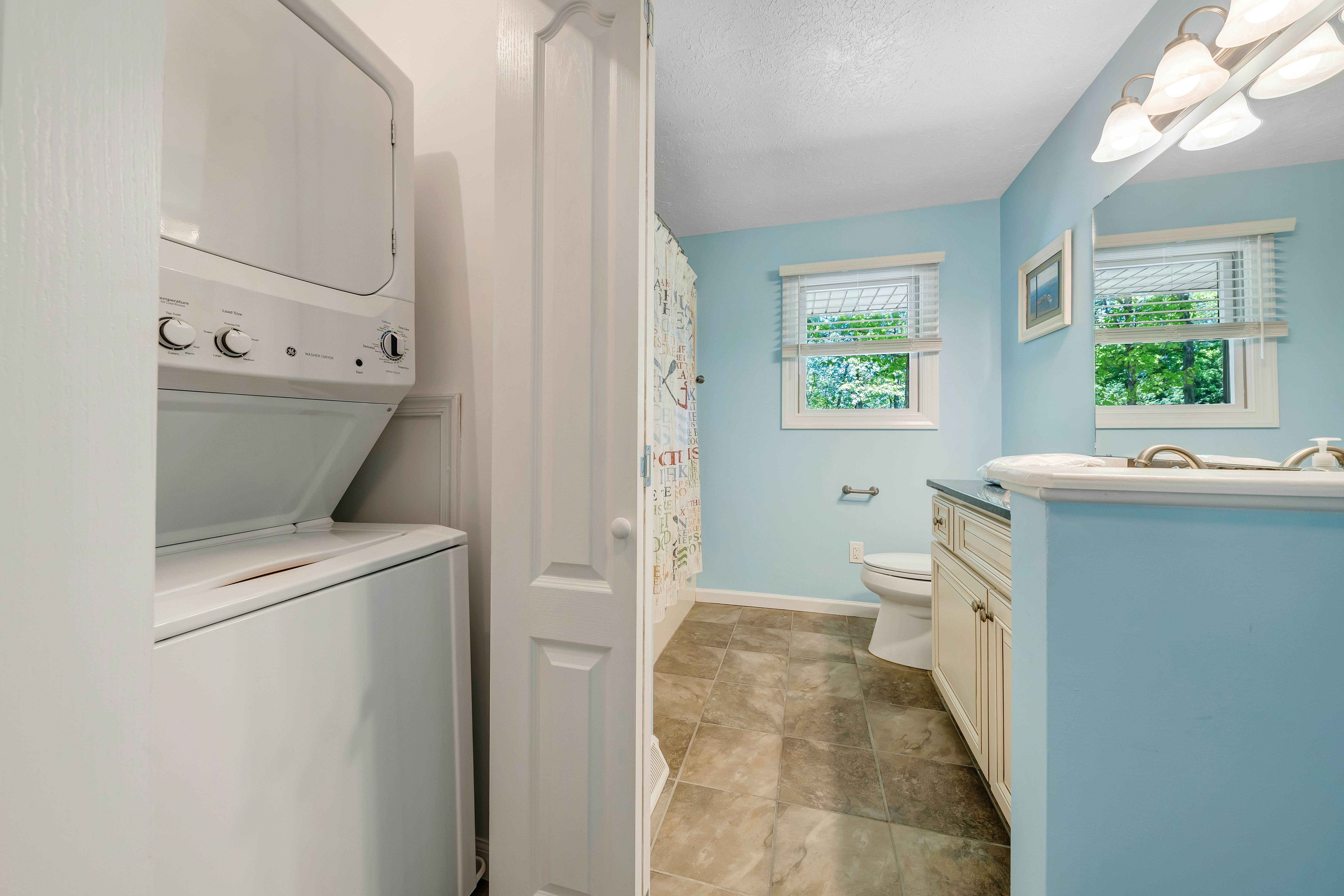 LAKE Sunrise Retreat