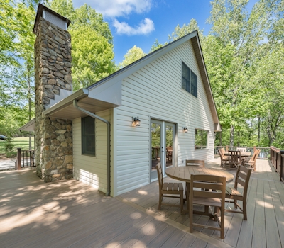 LAKE Sunrise Retreat