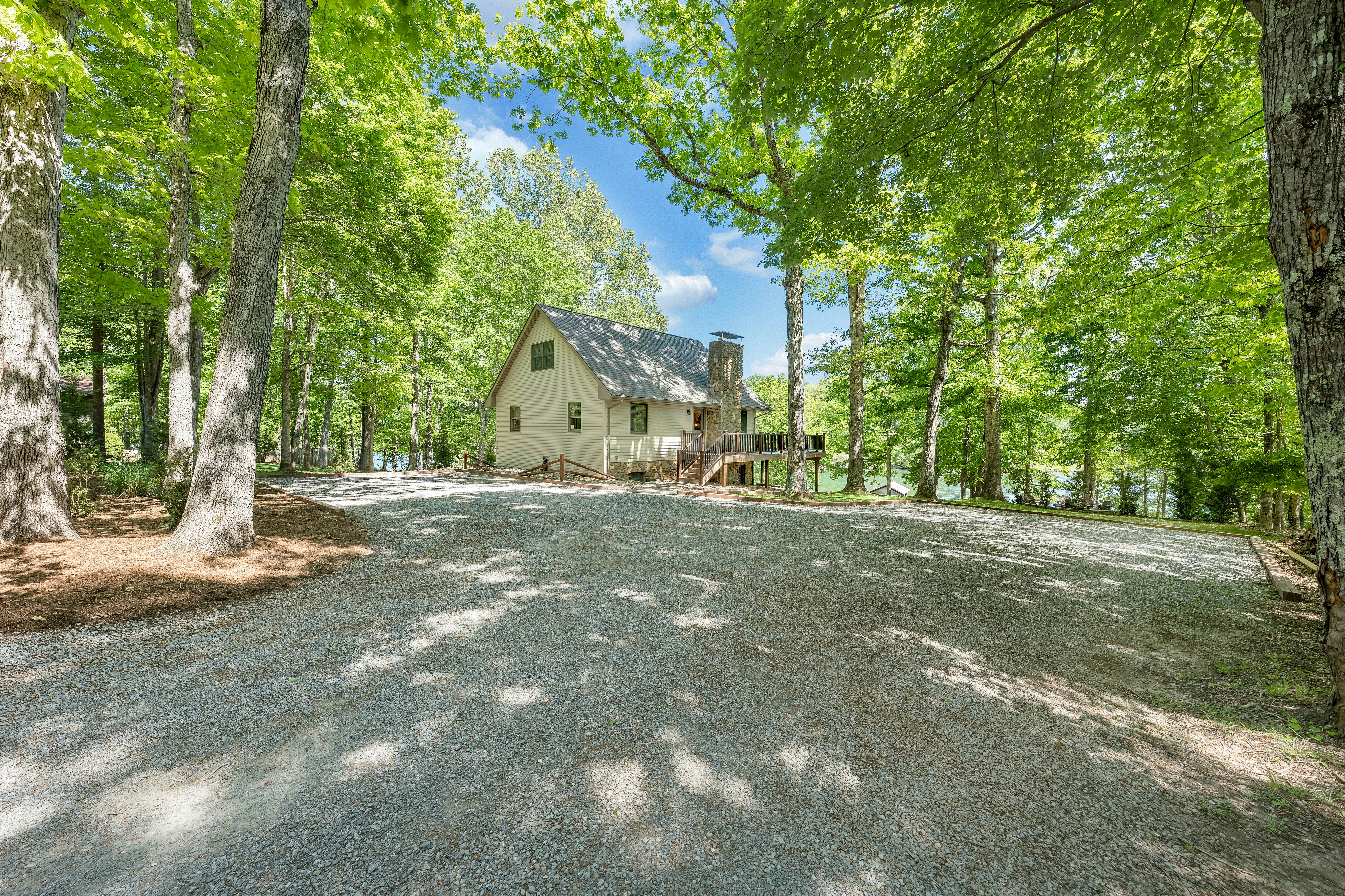 LAKE Sunrise Retreat