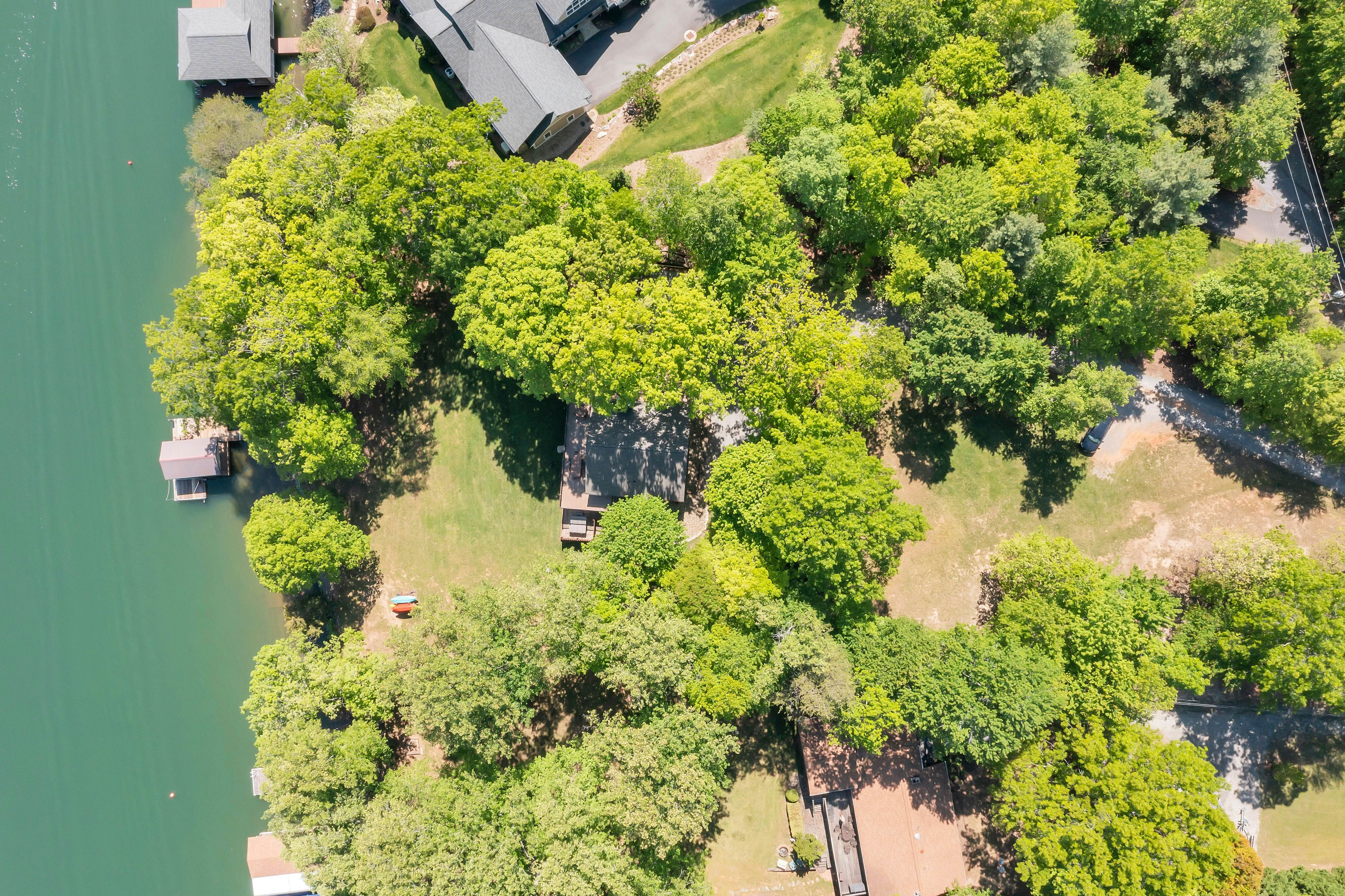 LAKE Sunrise Retreat