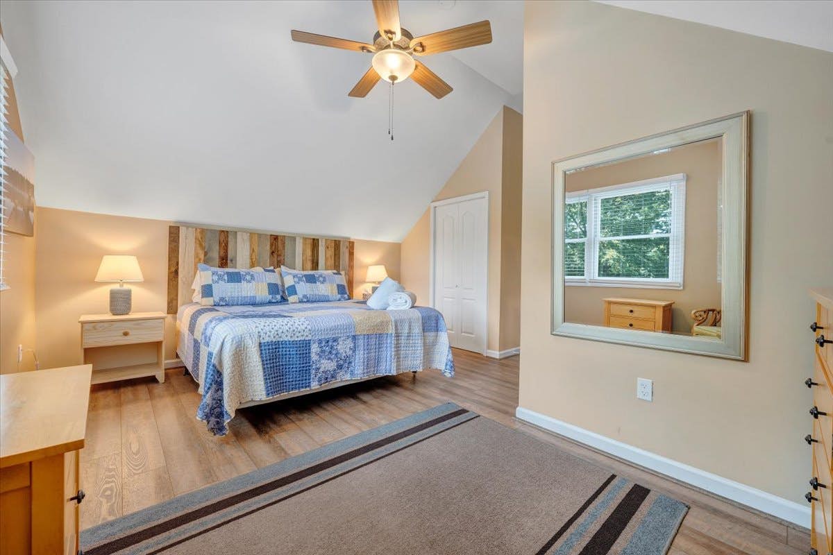 LAKE Sunrise Retreat