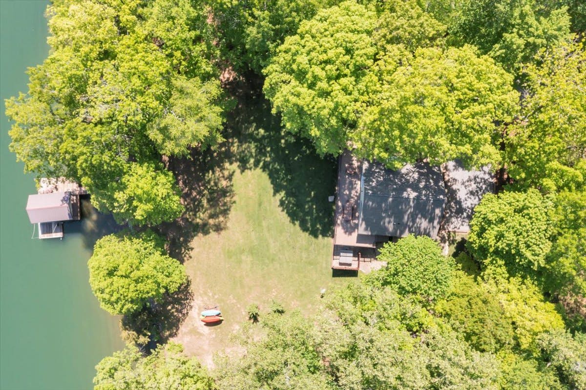 LAKE Sunrise Retreat