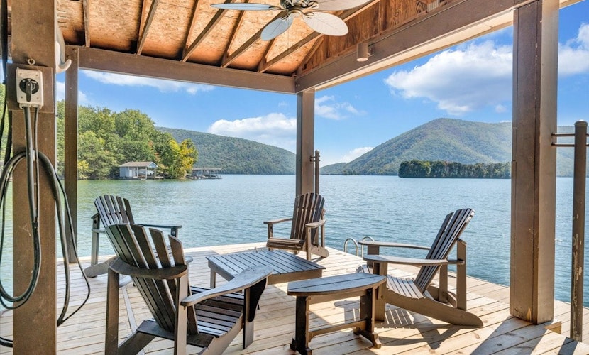 Lake Allure - Private Dock, Indoor Pool, and Hot Tub