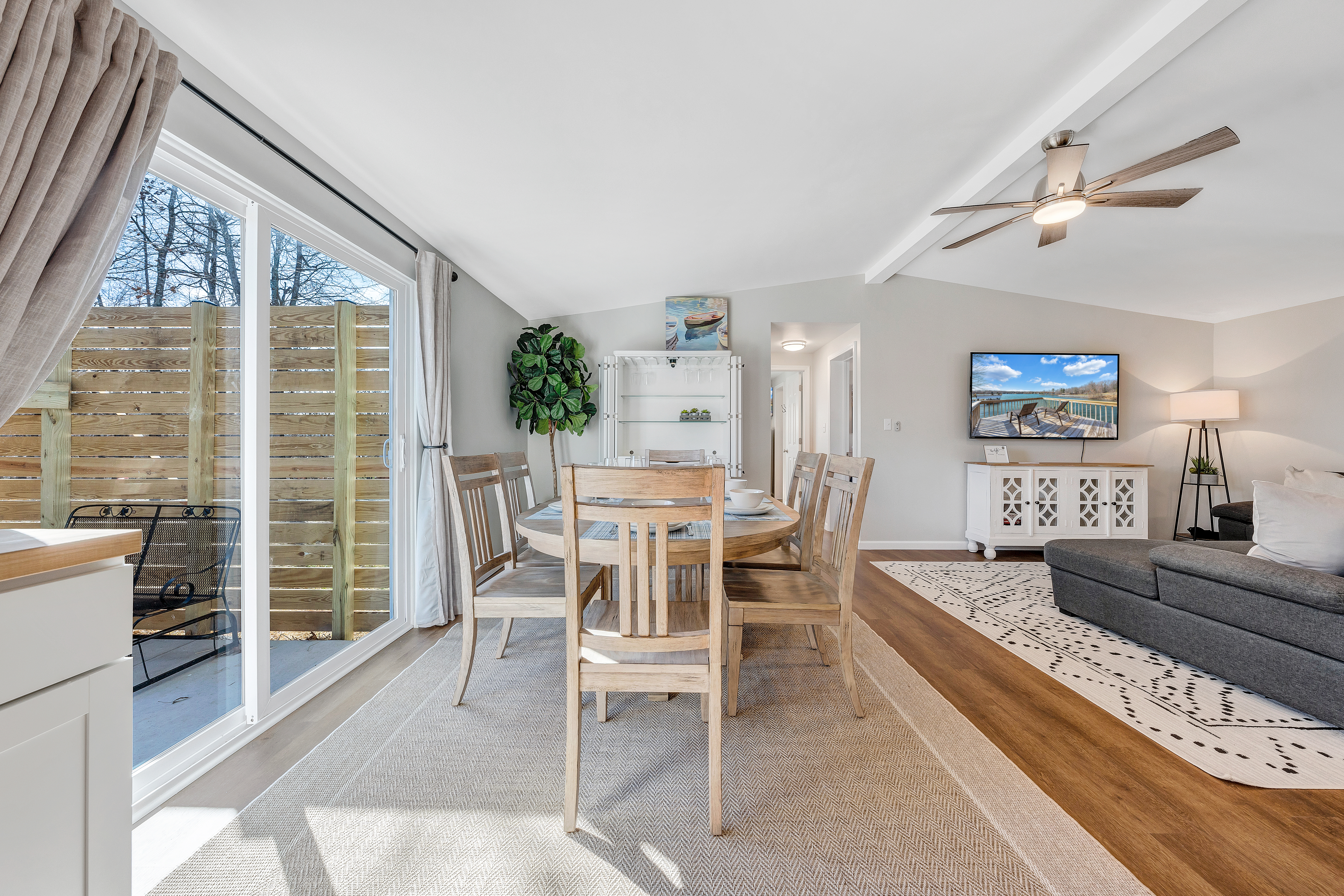 Lake Starboard - Lakefront w/ Private Dock & Fire Pit