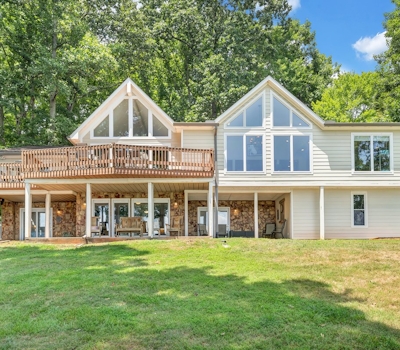 LAKE Pappy's Place on Leeward