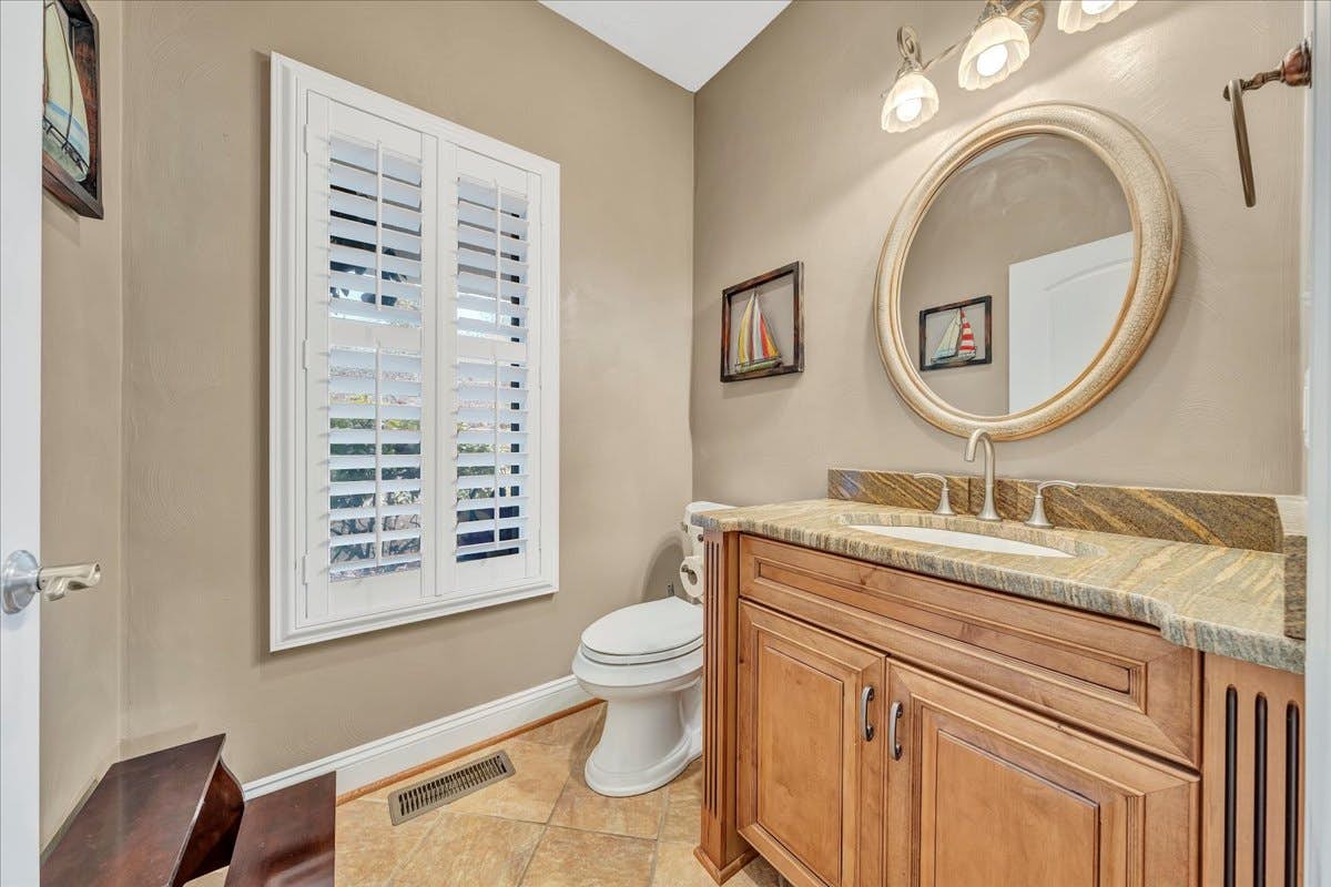 LAKE Great Escape on Smith Mountain Lake